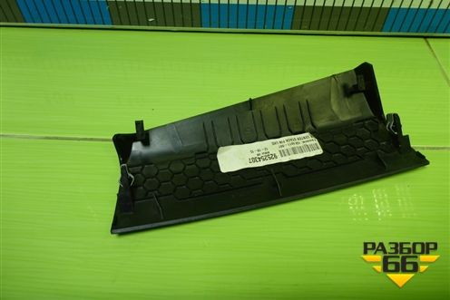 Накладка на торпедо (51459252543) для BMW X5 F15 с 2013г (Х5 Ф15)