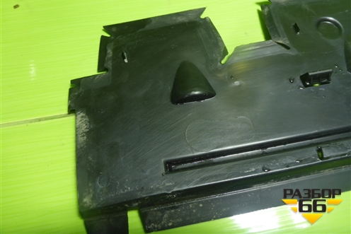 Дефлектор радиатора нижний (4M0121286) для Audi Q7 c 2015г (Ку 7)