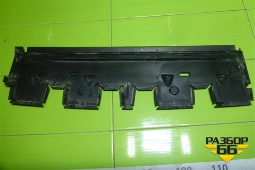 Дефлектор радиатора нижний (4M0121286) для Audi Q7 c 2015г (Ку 7)