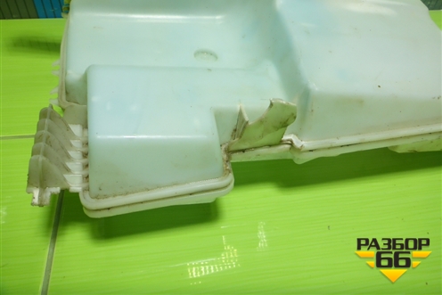 Бачок омывателя лобового стекла (BV6113K175A) для Ford Focus 3 с 2011г (Фокус)