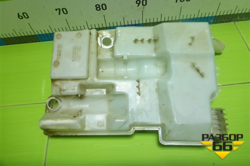 Бачок омывателя лобового стекла (BV6113K175A) для Ford Focus 3 с 2011г (Фокус)