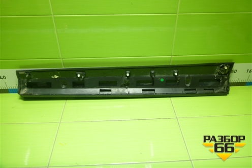 Накладка двери передней правой (83A853960A) для Audi Q3 с 2018-2025г (Ку 3)