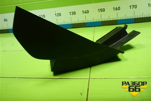 Накладка на торпедо (боковая правая) (2N11N044C61AA) для Ford Fusion с 2002г (Фьюжн)