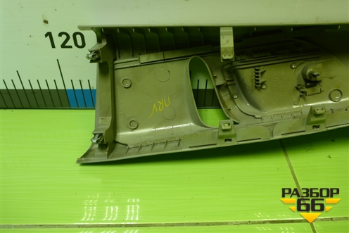 Обшивка стойки центральная верхняя правая (2N11N24582ANW) для Ford Fusion с 2002г (Фьюжн)