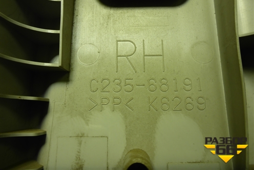 Обшивка стойки центральная верхняя правая (C23568191) для Mazda Mazda 5 с 2005-2010г