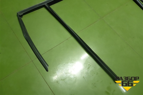 Уплотнитель стекла двери задней правой (51357431136) для BMW X7 G07 с 2018г (Х7 Г07)