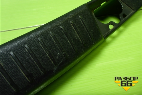 Обшивка багажника на заднюю панель (C2356889X) для Mazda Mazda 5 с 2005-2010г