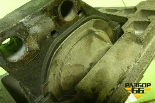 Опора двигателя правая (2.0л RF) для Mazda Mazda 5 с 2005-2010г