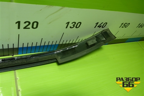 Молдинг лобового стекла левый (7553660020) для Toyota Land Cruiser (300) с 2021г (Ленд Крузер)