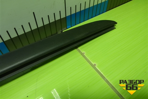 Молдинг лобового стекла правый (7475980) для BMW 2-серия F44 с 2019г