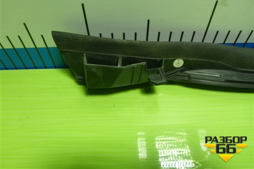 Молдинг лобового стекла правый (7475980) для BMW 2-серия F44 с 2019г