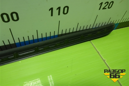 Молдинг лобового стекла правый (7475980) для BMW 2-серия F44 с 2019г