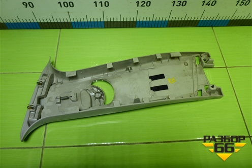 Обшивка стойки центральная верхняя правая (9647398777) для Peugeot 307 с 2001-2007г