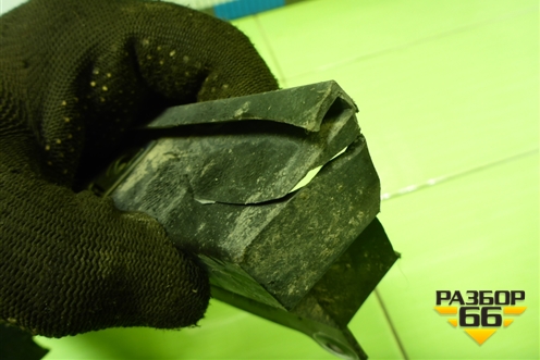 Кронштейн заднего бампера центральный для Peugeot 307 с 2001-2007г