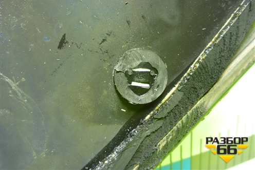 Стекло глухое правое (заднее) (A1666702212) для Mercedes Benz ML-Klass W166 c 2011г (МЛ)