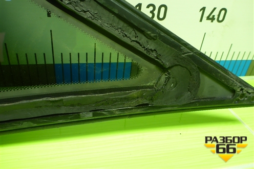 Стекло глухое левое (заднее) (A1666702112) для Mercedes Benz ML-Klass W166 c 2011г (МЛ)