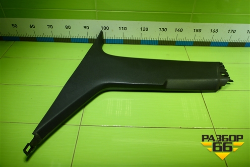 Обшивка стойки центральная нижняя левая (9675973777) для Peugeot 408 с 2012г