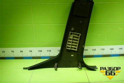 Обшивка стойки центральная нижняя левая (9675973777) для Peugeot 408 с 2012г