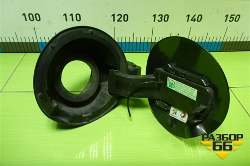 Лючок бензобака (9802640080) для Peugeot 408 с 2012г