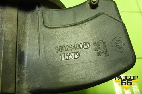 Лючок бензобака (9802640080) для Peugeot 408 с 2012г