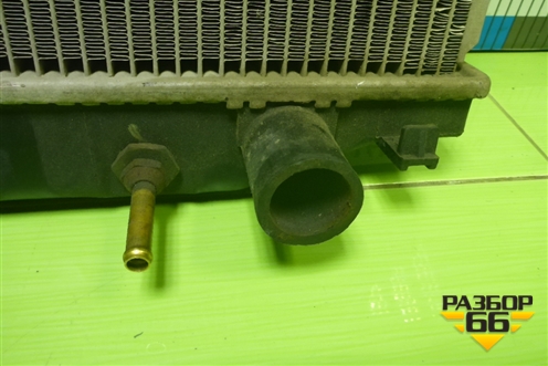 Радиатор охлаждения (дубликат) (TY0009105) для Toyota Land Cruiser (100) с1998-2007г (Ленд Крузер)