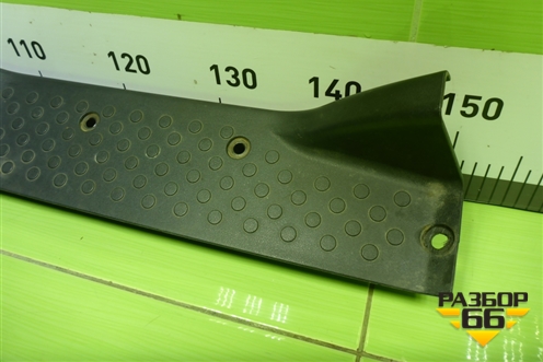 Накладка порога внутренняя правая  (504065798) для Iveco Stralis с 2007г (Стралис)