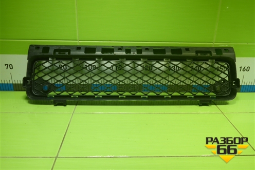 Решетка в передний бампер центральная (AMG после 2018г под парктроник) (A4638857701) для Mercedes Benz G-Klass W463 с1989г (Гелендваген)