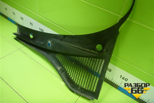 Решетка стеклоочистителей левая (5E1819415B) для Skoda Octavia (A7) с 2013г (Октавия)