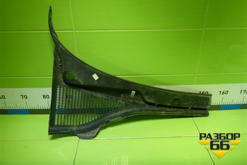 Решетка стеклоочистителей левая (5E1819415B) для Skoda Octavia (A7) с 2013г (Октавия)