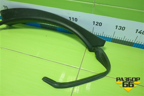 Накладка двери задней правой (6785748032) для Lexus RX 350 c 2015г (РХ)