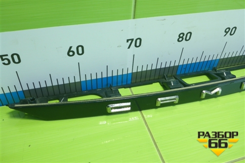 Накладка крышки багажника (7680133660) для Toyota Camry V70 с 2017г (Камри)