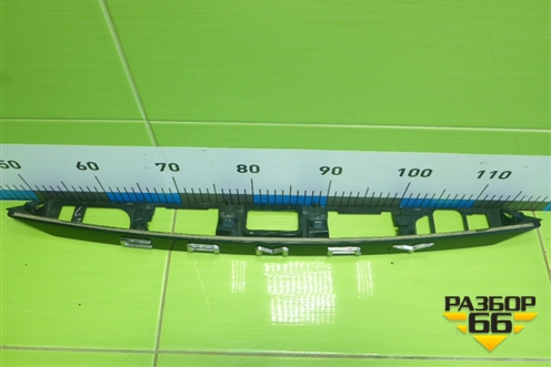 Накладка крышки багажника (7680133660) для Toyota Camry V70 с 2017г (Камри)