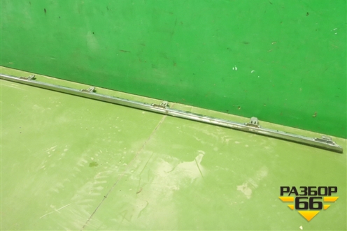 Накладка на порог наружная правая (хром) (7585733010) для Toyota Camry V70 с 2017г (Камри)