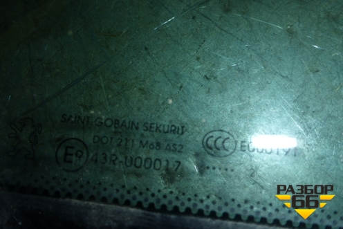 Стекло двери передней правой форточка (9202N9) для Peugeot 3008 с 2010-2016г