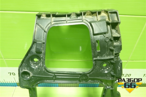 Кронштейн заднего бампера левый (после 2019г) (4M0807453B) для Audi Q7 c 2015г (Ку 7)