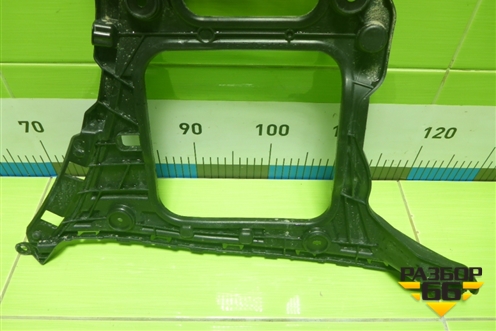 Кронштейн заднего бампера левый (после 2019г) (4M0807453B) для Audi Q7 c 2015г (Ку 7)