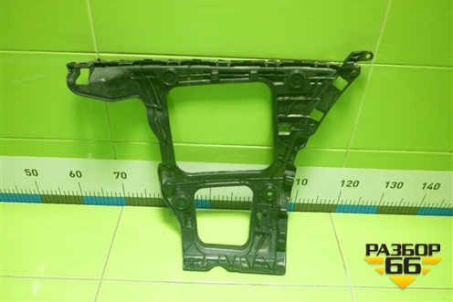 Кронштейн заднего бампера левый (после 2019г) (4M0807453B) для Audi Q7 c 2015г (Ку 7)