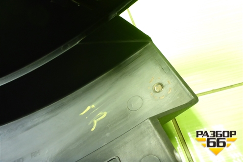 Накладка на торпедо (боковая правая) (2N11N044C61AA) для Ford Fusion с 2002г (Фьюжн)