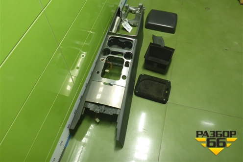 Подлокотник для Volkswagen Touareg c 2002-2010г (Туарег)