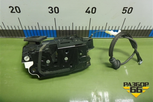 Замок двери задней левой (5K4839015R) для Skoda Yeti с 2009г (Етти)