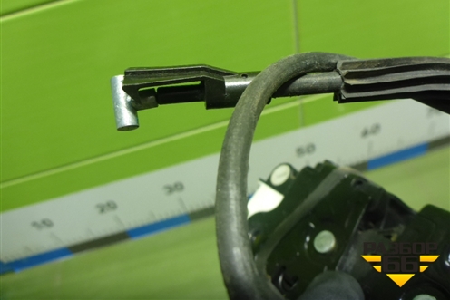 Замок двери задней левой (5K4839015R) для Skoda Yeti с 2009г (Етти)