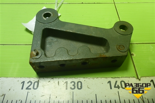 Кронштейн переднего бампера левый  (712W413000003) для Sitrak C7H (С7Н)