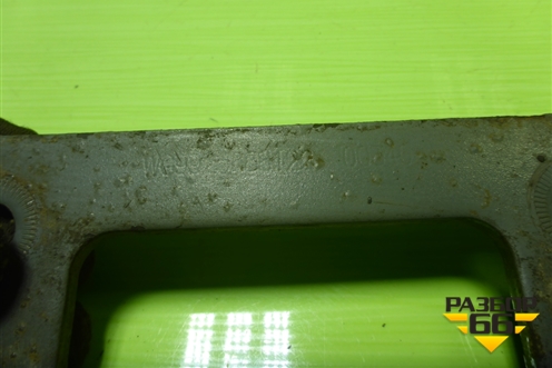 Проставка кронштейна амортизатора (WG9925688122) для Sitrak C7H (С7Н)