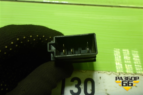 Кнопка аварийной сигнализации (812W255036001) для Sitrak C7H (С7Н)