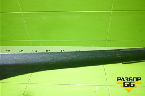 Накладка двери багажника верхняя левая (7680442010) для Toyota Rav-4 с 2006-2013г (Рав 4)