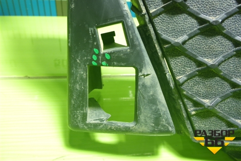 Решетка в передний бампер центральная (A1668800103) для Mercedes Benz ML-Klass W166 c 2011г (МЛ)