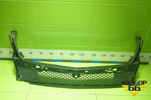 Решетка в передний бампер центральная (A1668800103) для Mercedes Benz ML-Klass W166 c 2011г (МЛ)