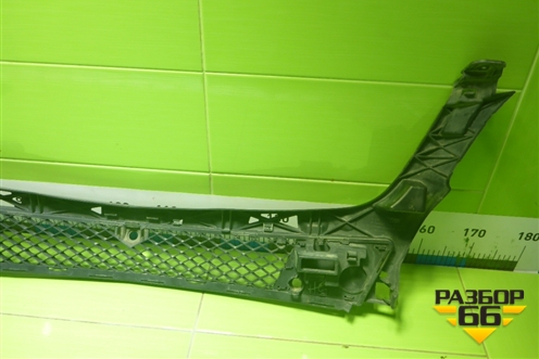 Решетка в передний бампер центральная (A1668800103) для Mercedes Benz ML-Klass W166 c 2011г (МЛ)