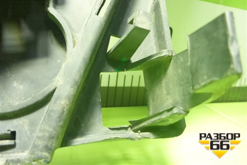 Решетка в передний бампер центральная (A1668800103) для Mercedes Benz ML-Klass W166 c 2011г (МЛ)