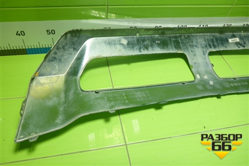 Накладка переднего бампера центральная (A1668808540) для Mercedes Benz ML-Klass W166 c 2011г (МЛ)